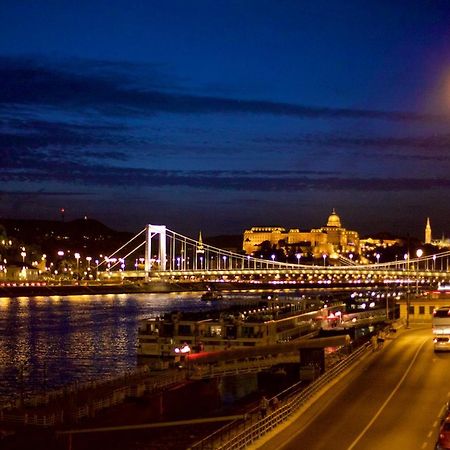 Pelicanstay At Riverside Danube Budapest Kültér fotó