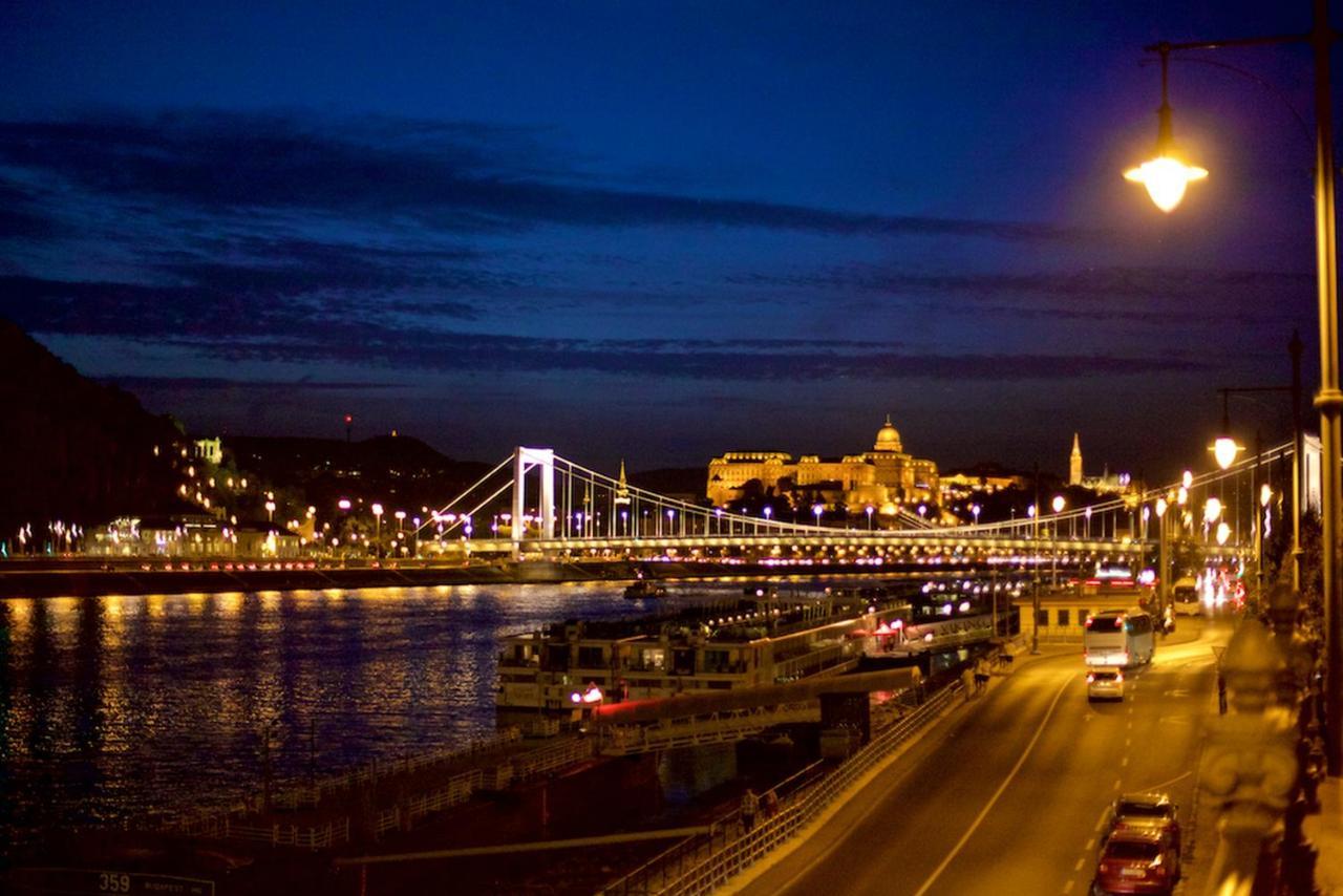 Pelicanstay At Riverside Danube Budapest Kültér fotó